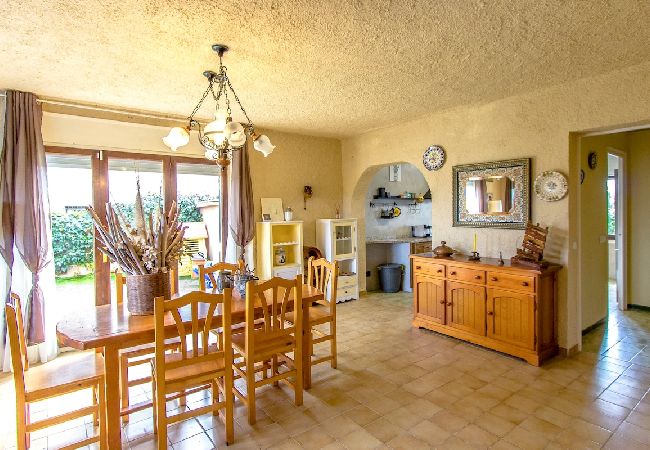 Villa à Santa Coloma de Farners - Abode unique sur la Costa Brava avec accès train à BCN. Villa à Santa Coloma de Farners - Abode unique sur la Costa Brava avec accès train à BCN.