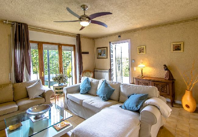 Villa à Santa Coloma de Farners - Abode unique sur la Costa Brava avec accès train à BCN. Villa à Santa Coloma de Farners - Abode unique sur la Costa Brava avec accès train à BCN.