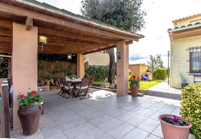 Villa à Santa Coloma de Farners - Abode unique sur la Costa Brava avec accès train à BCN. Villa à Santa Coloma de Farners - Abode unique sur la Costa Brava avec accès train à BCN.