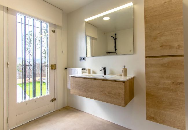 Villa à Santa Coloma de Farners - Abode unique sur la Costa Brava avec accès train à BCN. Villa à Santa Coloma de Farners - Abode unique sur la Costa Brava avec accès train à BCN.