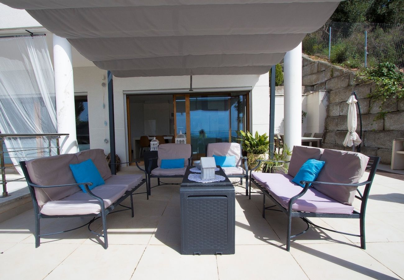 Villa à Sant Cebrià de Vallalta -  Modernité magnifique - à quelques km de la plage!