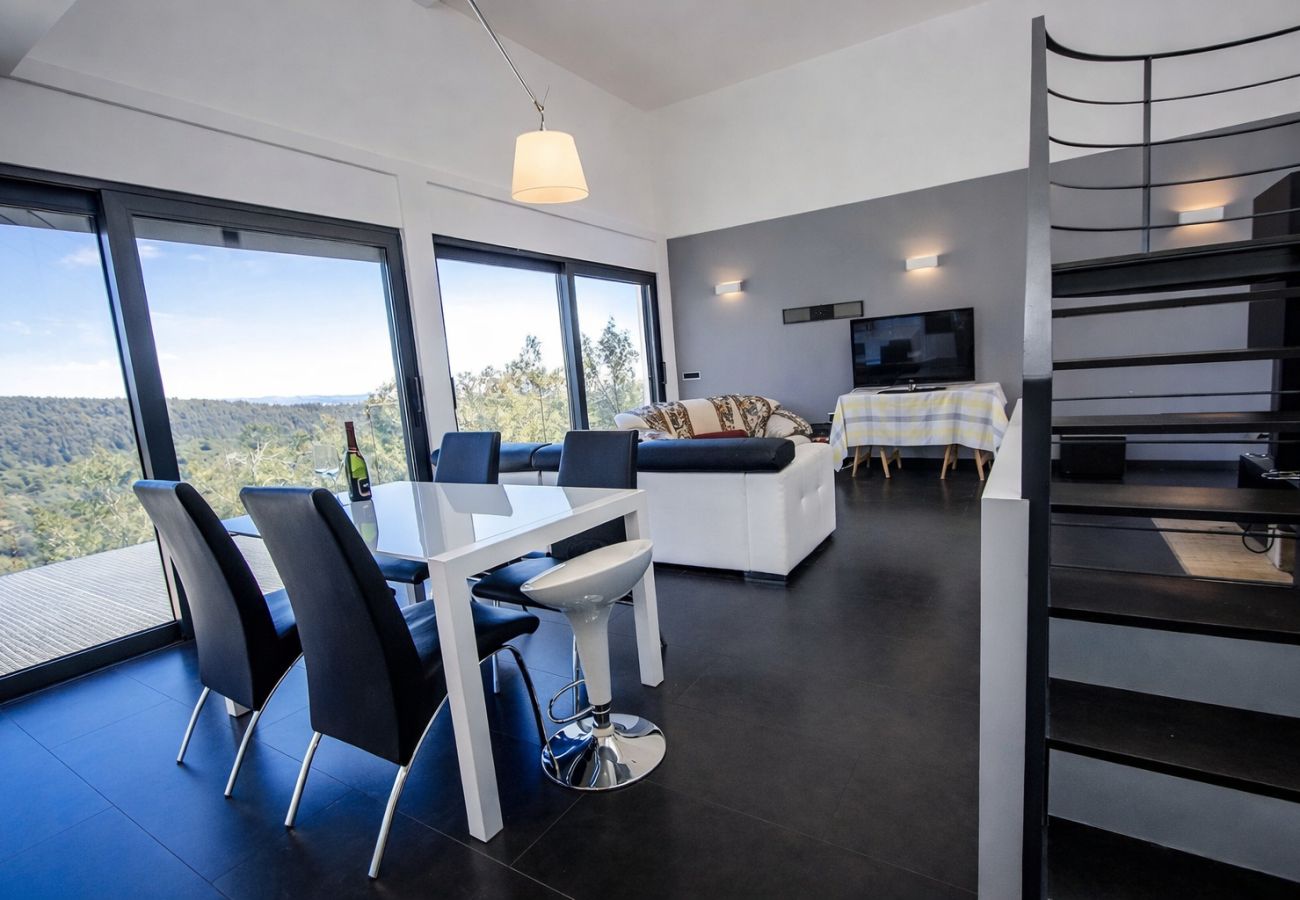 Villa à Castellet i la Gornal - Havre de paix moderne en hauteur avec piscine privée à 7km de la plage !