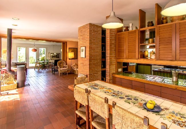 Villa à Vespella de Gaià - Charme rural sur une oliveraie de la Costa Dorada !  Villa à Vespella de Gaià - Charme rural sur une oliveraie de la Costa Dorada !