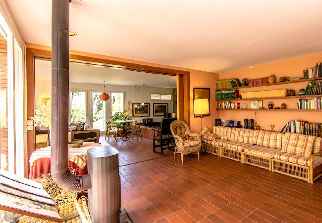 Villa à Vespella de Gaià - Charme rural sur une oliveraie de la Costa Dorada !  Villa à Vespella de Gaià - Charme rural sur une oliveraie de la Costa Dorada !