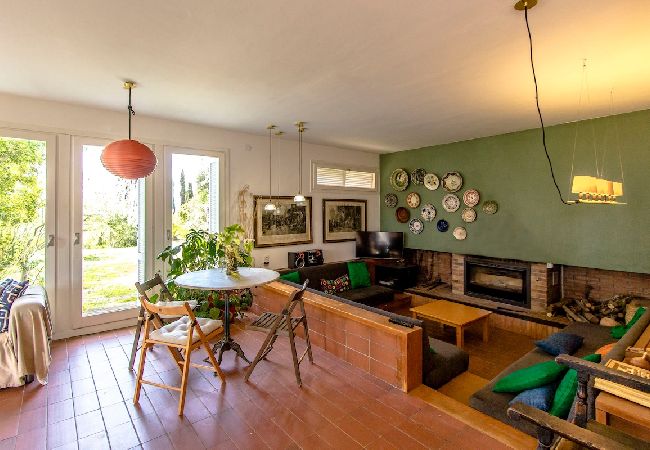 Villa à Vespella de Gaià - Charme rural sur une oliveraie de la Costa Dorada !  Villa à Vespella de Gaià - Charme rural sur une oliveraie de la Costa Dorada !