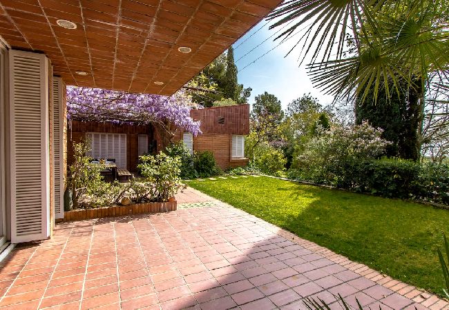 Villa à Vespella de Gaià - Charme rural sur une oliveraie de la Costa Dorada !  Villa à Vespella de Gaià - Charme rural sur une oliveraie de la Costa Dorada !