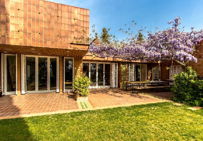 Villa à Vespella de Gaià - Charme rural sur une oliveraie de la Costa Dorada !  Villa à Vespella de Gaià - Charme rural sur une oliveraie de la Costa Dorada !