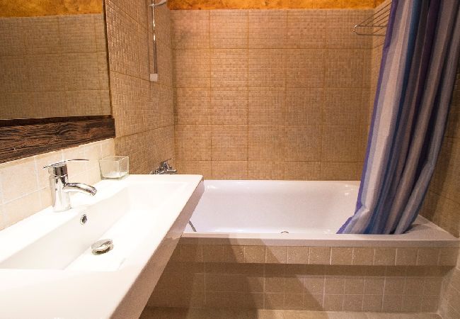 Villa à Sils -  Une oasis pour 26 invités amoureux de la nature! Villa à Sils -  Une oasis pour 26 invités amoureux de la nature!