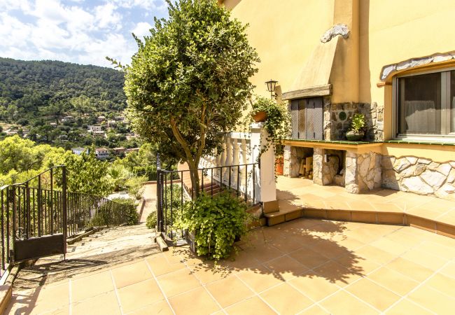 Villa à Torrelles de Llobregat -  Villa spacieuse et sublime à seulement 15km de Barcelone! Villa à Torrelles de Llobregat -  Villa spacieuse et sublime à seulement 15km de Barcelone!