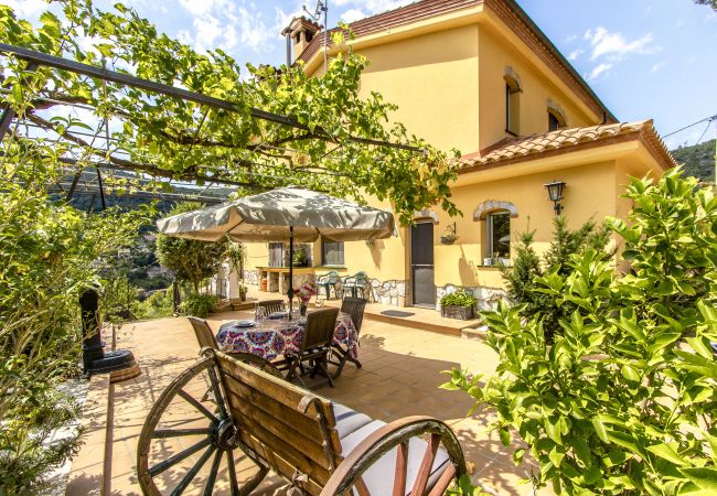 Villa à Torrelles de Llobregat -  Villa spacieuse et sublime à seulement 15km de Barcelone!