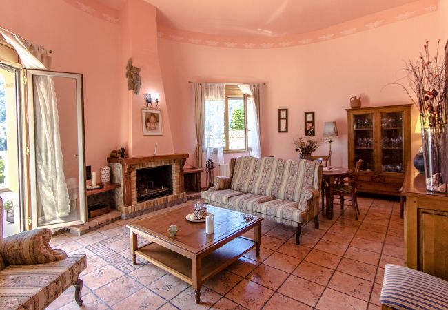 Villa à Torrelles de Llobregat -  Villa spacieuse et sublime à seulement 15km de Barcelone! Villa à Torrelles de Llobregat -  Villa spacieuse et sublime à seulement 15km de Barcelone!