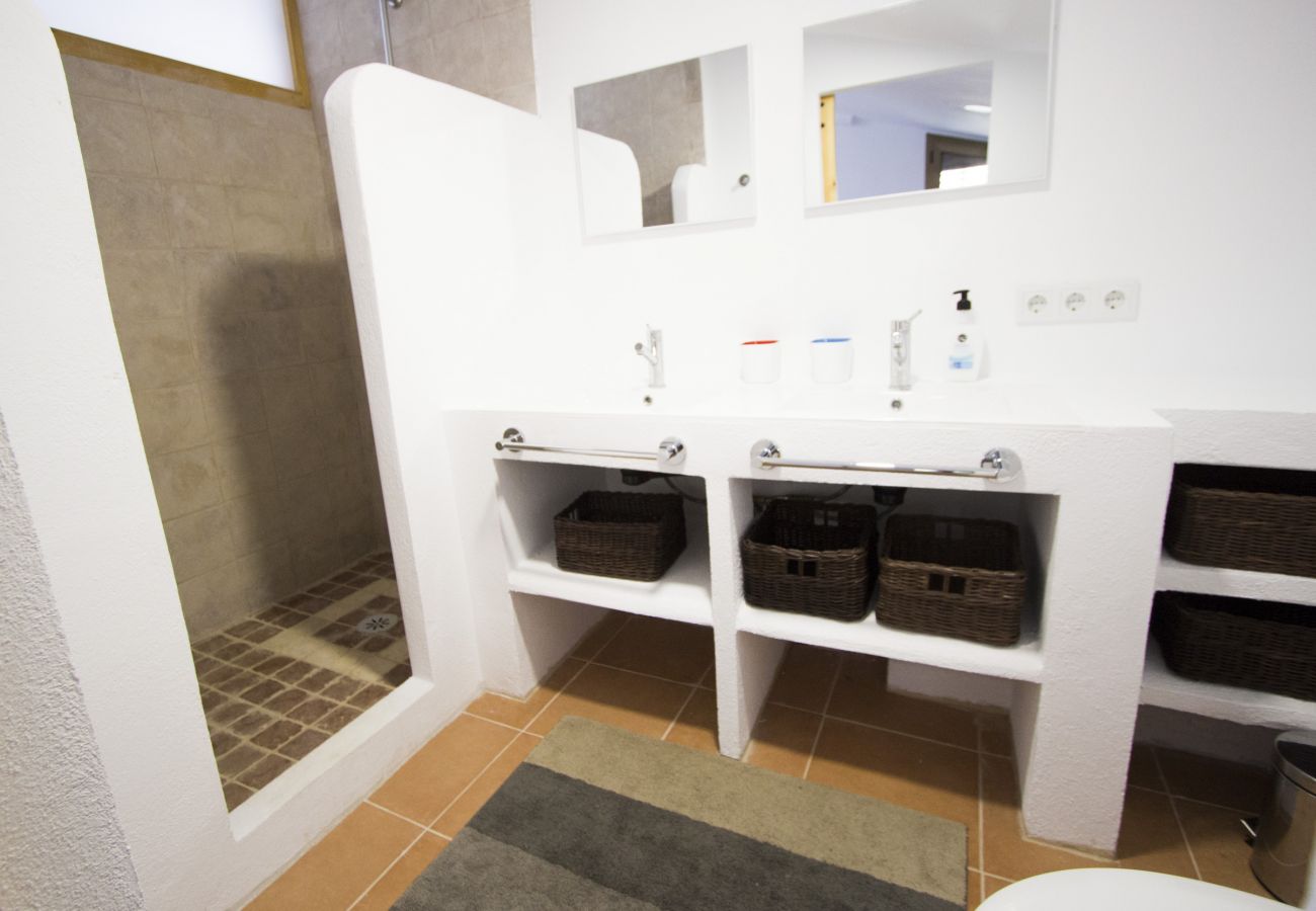 Villa à Sant Feliu de Codines - Vue imprenable et piscine chauffée pour 25 pax à 35min de BCN!
