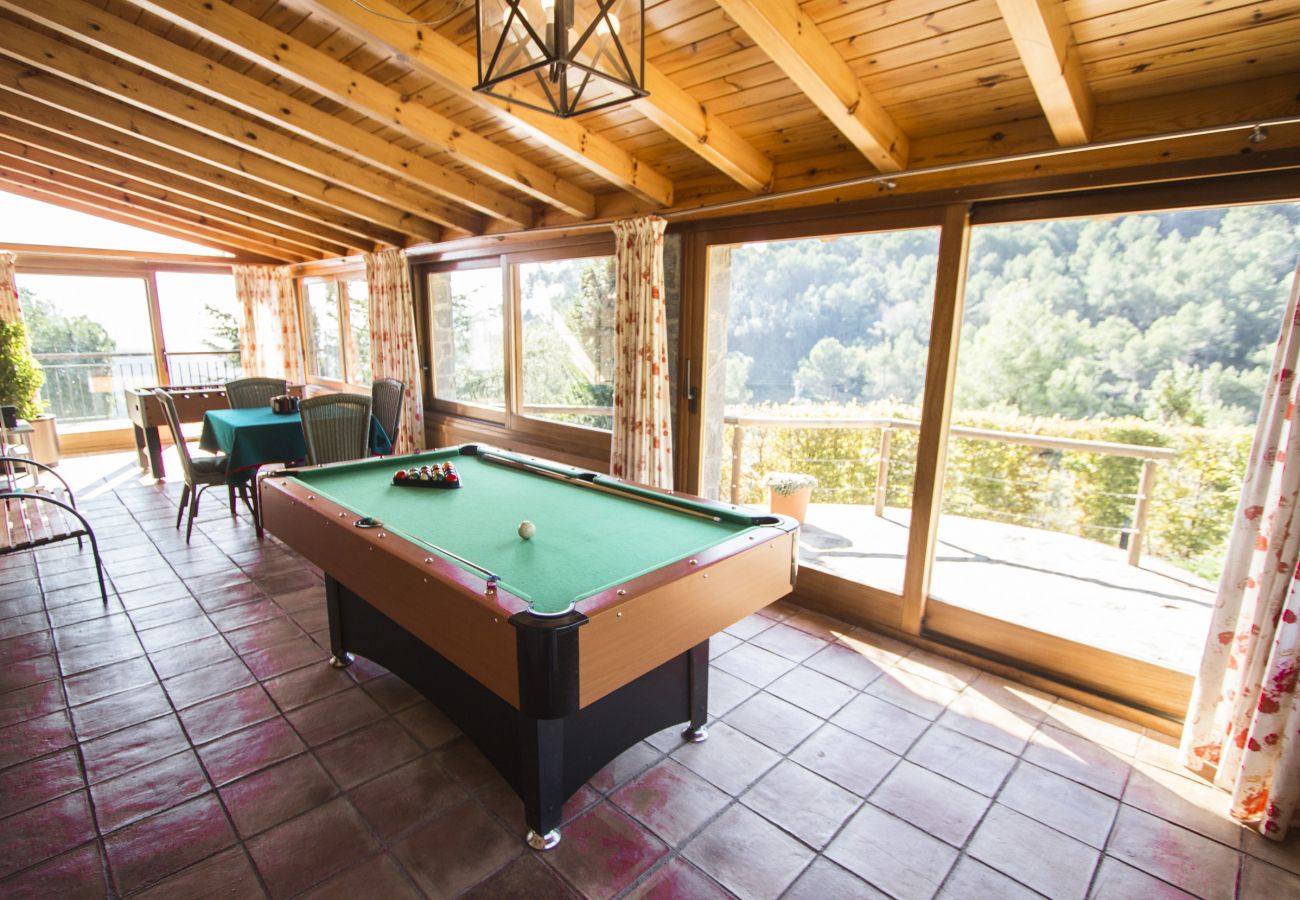 Villa à Sant Feliu de Codines - Vue imprenable et piscine chauffée pour 25 pax à 35min de BCN!