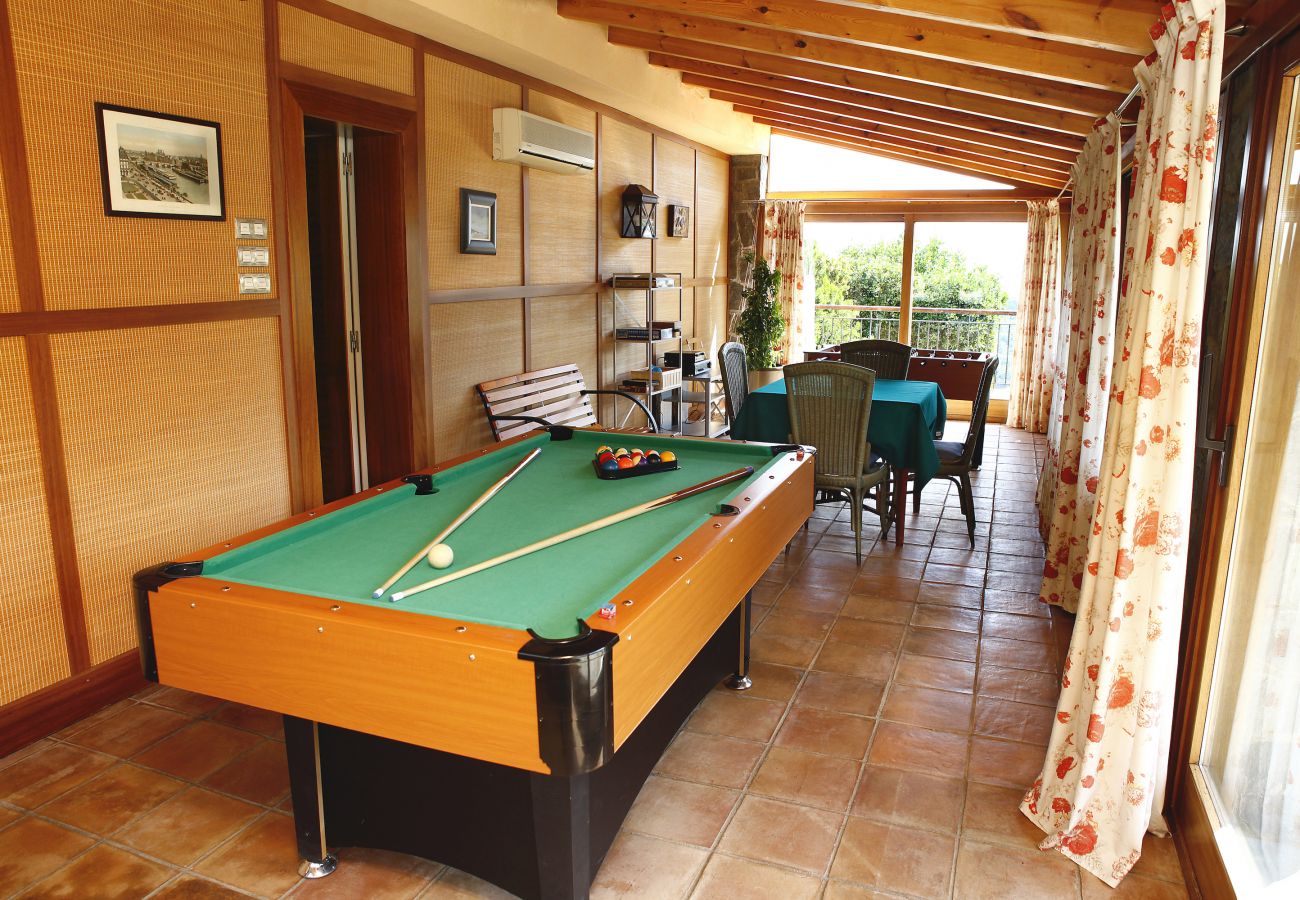 Villa à Sant Feliu de Codines - Vue imprenable et piscine chauffée pour 25 pax à 35min de BCN!