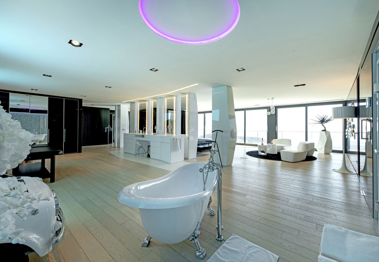 Villa à Badalona - Luxe avec vue à 15 min du centre de Barcelone!