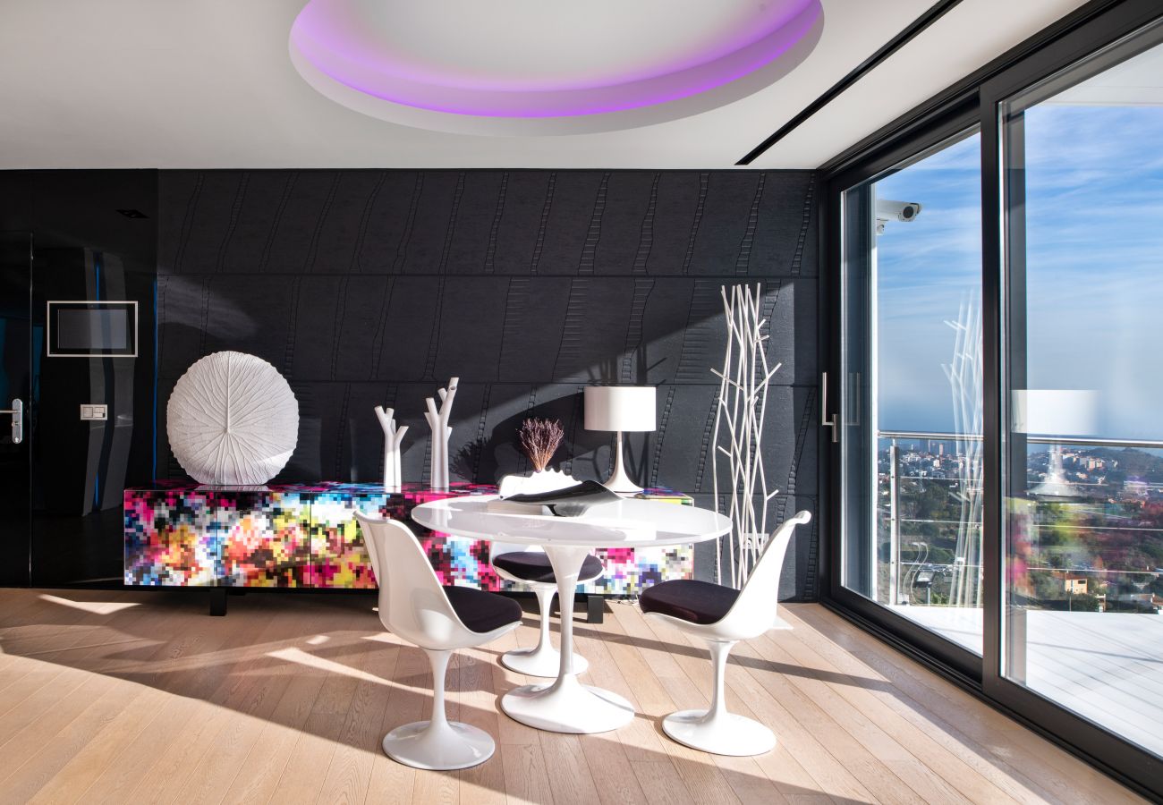 Villa à Badalona - Luxe avec vue à 15 min du centre de Barcelone!