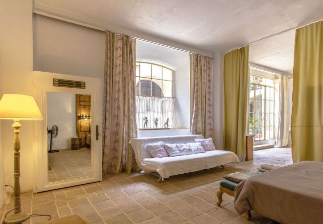 Villa à Vila-Rodona - Convent 18ème siècle converti à couper le souffle ! Villa à Vila-Rodona - Convent 18ème siècle converti à couper le souffle !