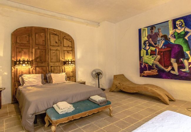 Villa à Vila-Rodona - Convent 18ème siècle converti à couper le souffle ! Villa à Vila-Rodona - Convent 18ème siècle converti à couper le souffle !