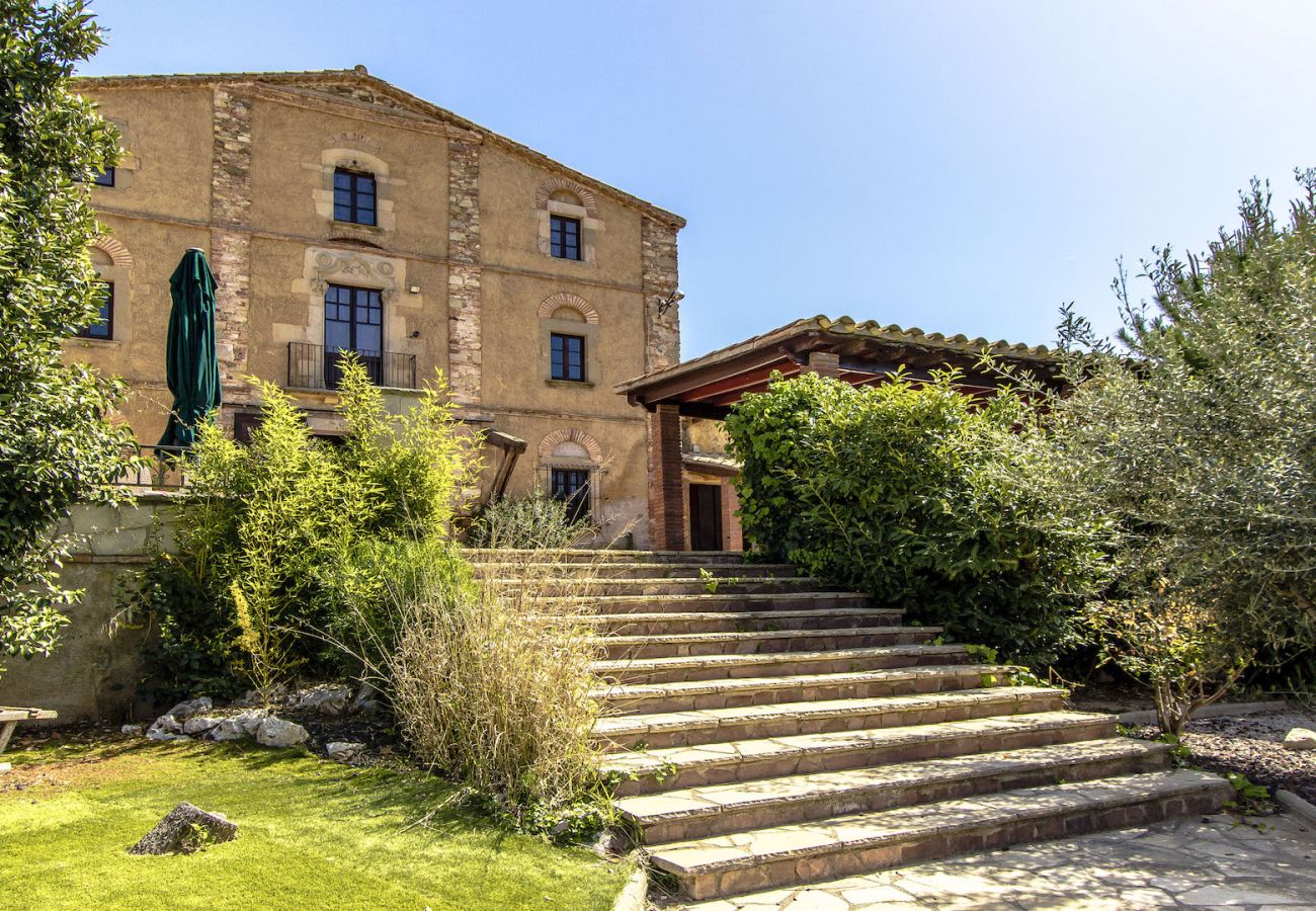 Villa à Bigues i Riells -  Votre propre hôtel privé à 30 min de BCN pour 25 convives !