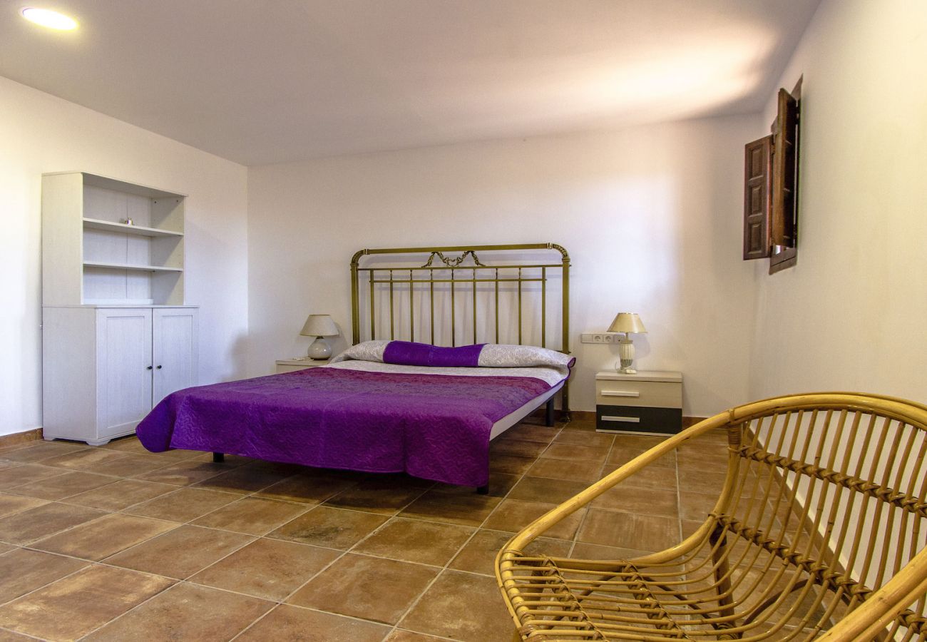 Villa à Bigues i Riells -  Votre propre hôtel privé à 30 min de BCN pour 25 convives !