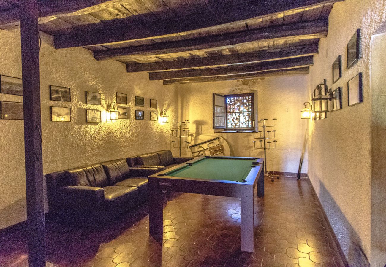 Villa à Bigues i Riells -  Votre propre hôtel privé à 30 min de BCN pour 25 convives !