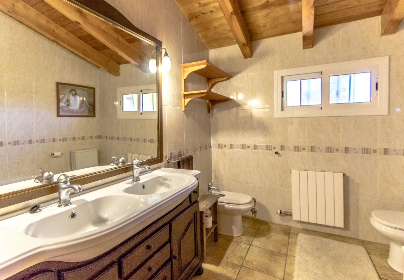 Villa à Sant Celoni -  Sanctuaire méditerranéen avec piscine & JACUZZI