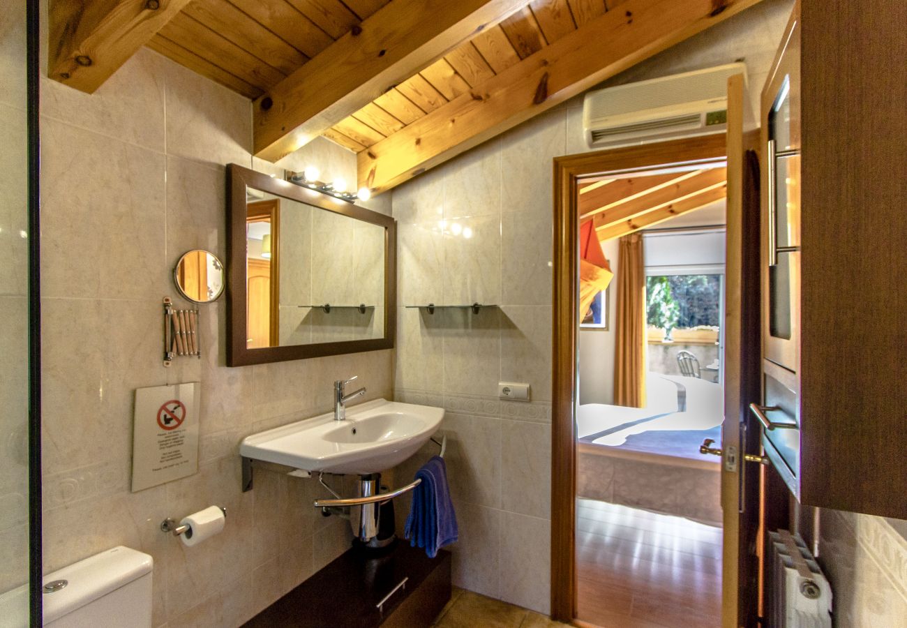 Villa à Sant Celoni -  Sanctuaire méditerranéen avec piscine & JACUZZI