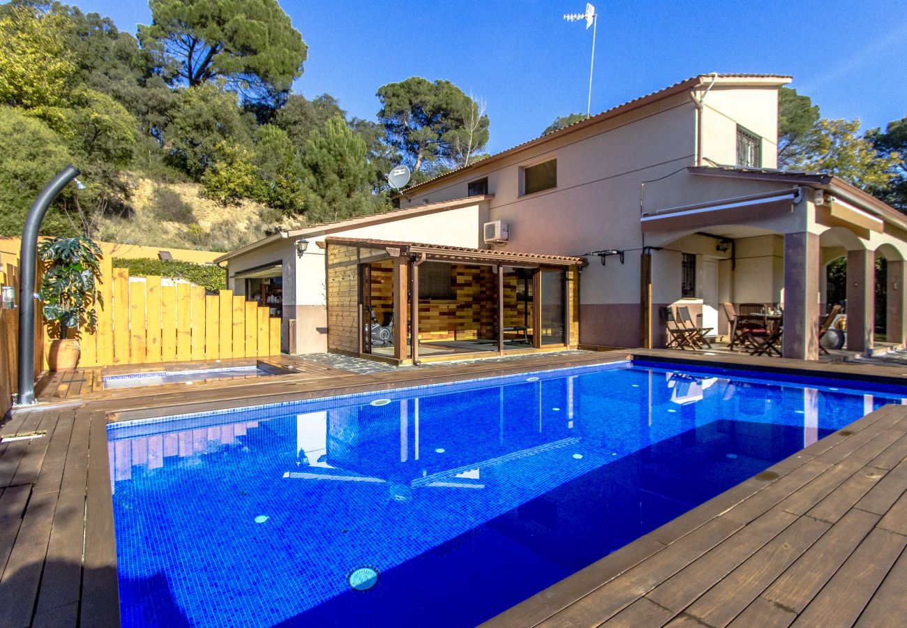 Villa à Sant Celoni -  Sanctuaire méditerranéen avec piscine & JACUZZI
