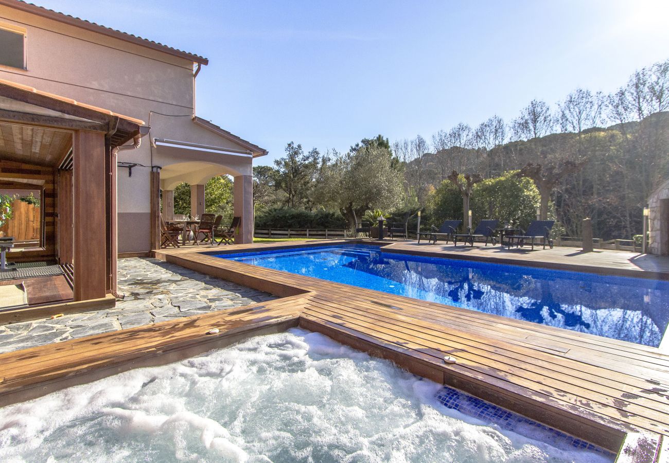 Villa à Sant Celoni -  Sanctuaire méditerranéen avec piscine & JACUZZI