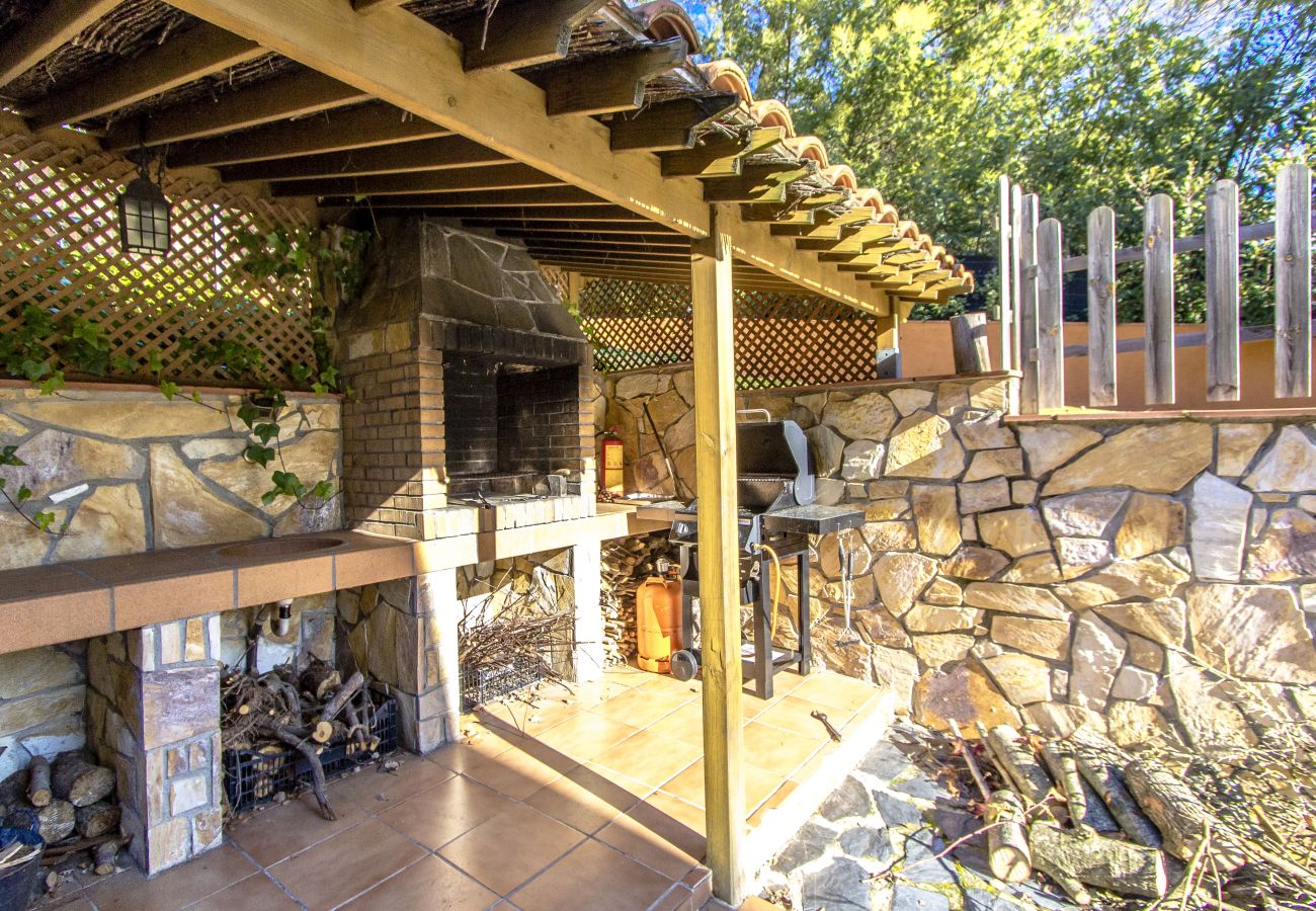 Villa à Sant Celoni -  Sanctuaire méditerranéen avec piscine & JACUZZI