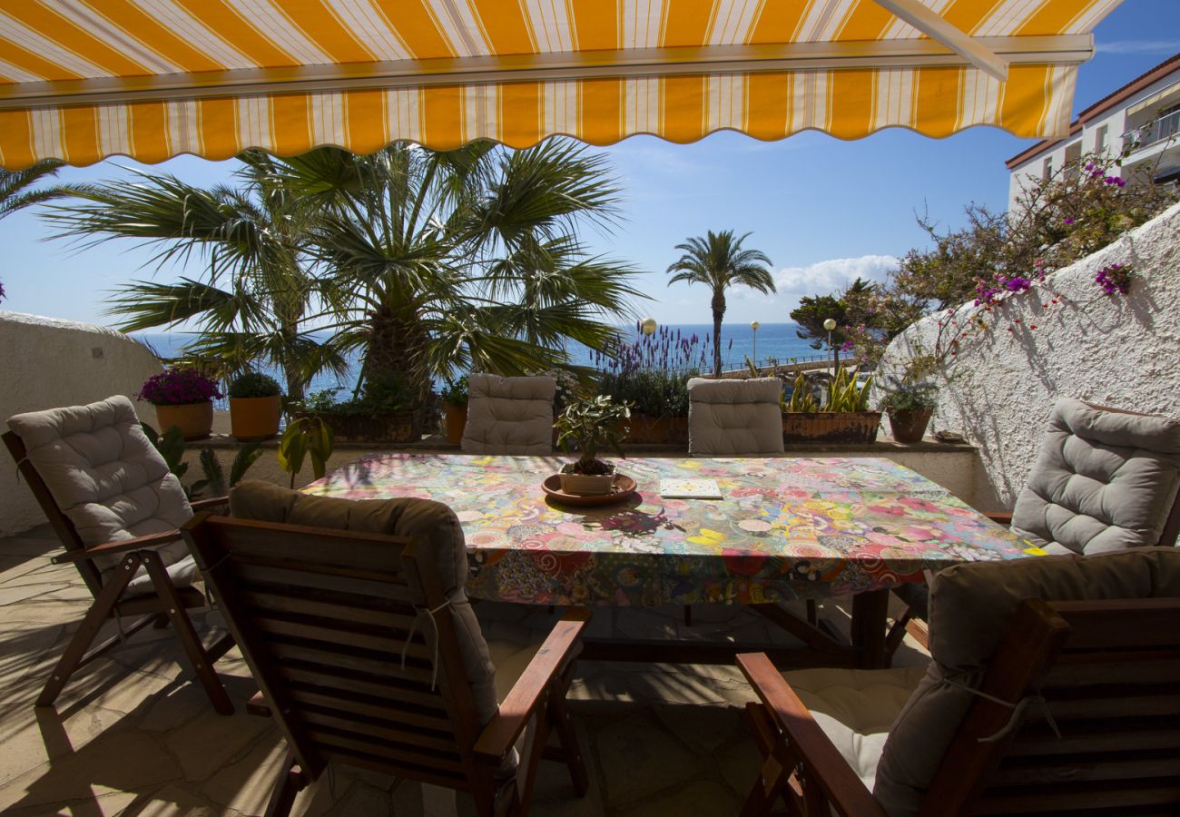 Villa à Ametlla de Mar - Beachfront villa in Atmetlla de Mar