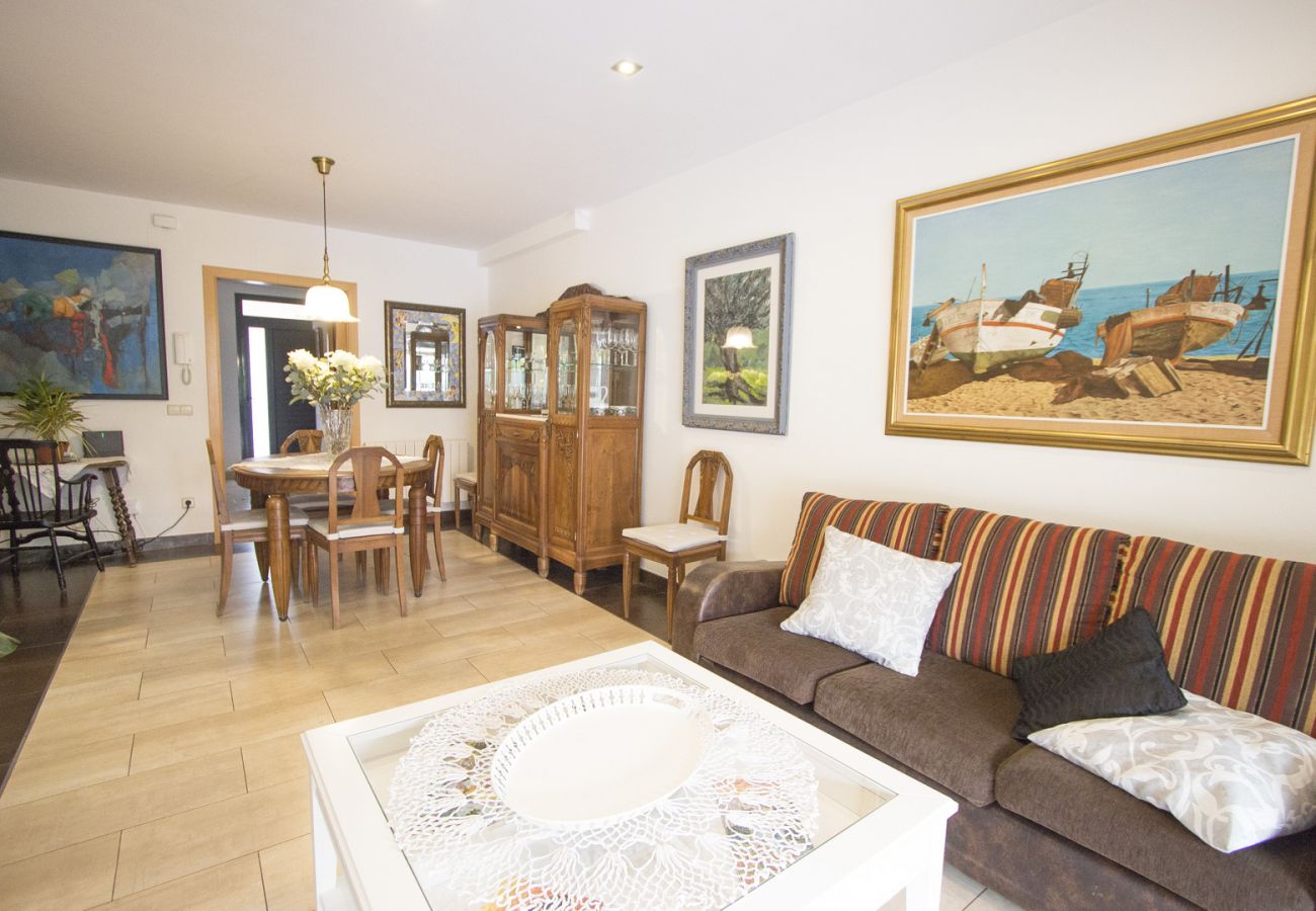 Villa à Bisbal d´Emporda - Piscine privée et à 100m du centre du village! 