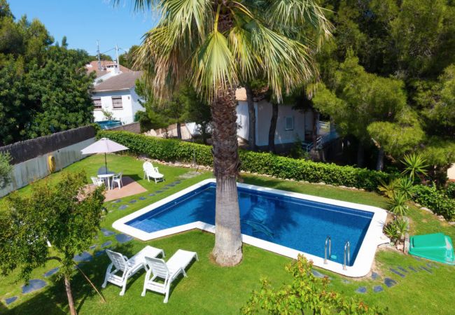 Villa à Calafell - Votre villa familiale idéale à 1 km de la plage !