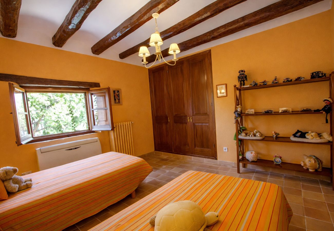 Villa à Santa Oliva - Élégance intemporelle près de BCN, plage a 14min