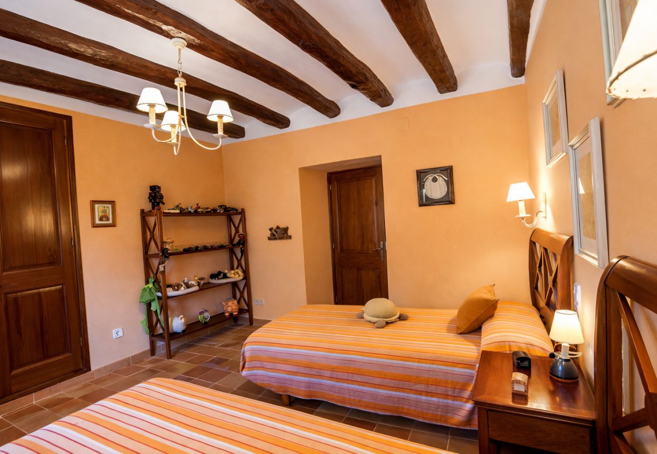 Villa à Santa Oliva - Élégance intemporelle près de BCN, plage a 14min