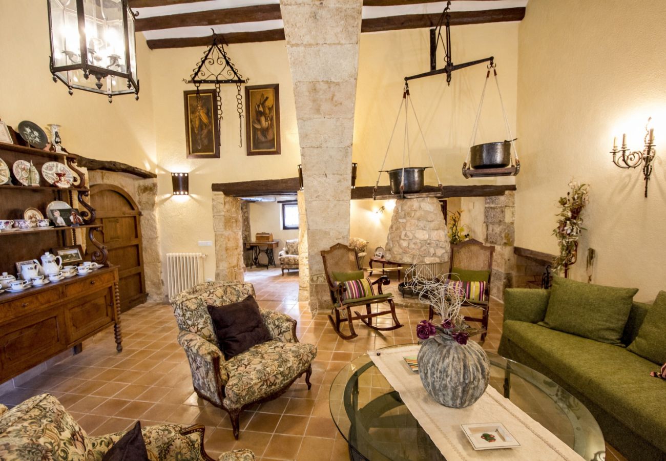 Villa à Santa Oliva - Élégance intemporelle près de BCN, plage a 14min