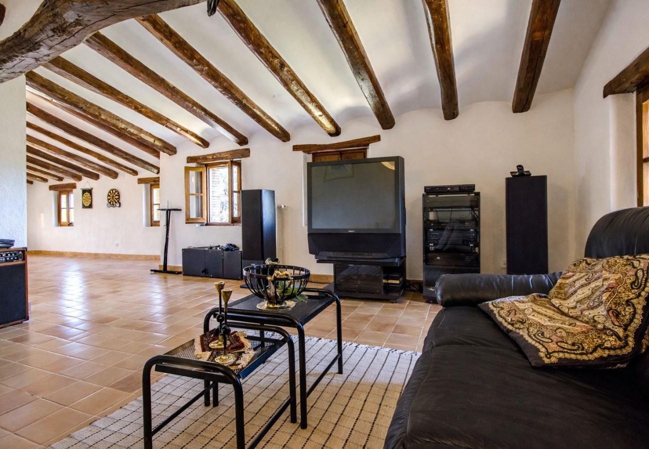 Villa à Santa Oliva - Élégance intemporelle près de BCN, plage a 14min