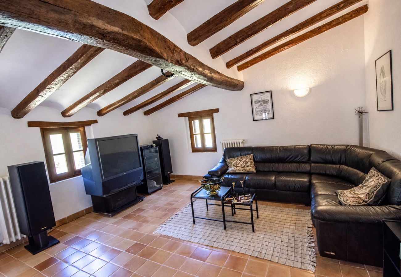 Villa à Santa Oliva - Élégance intemporelle près de BCN, plage a 14min