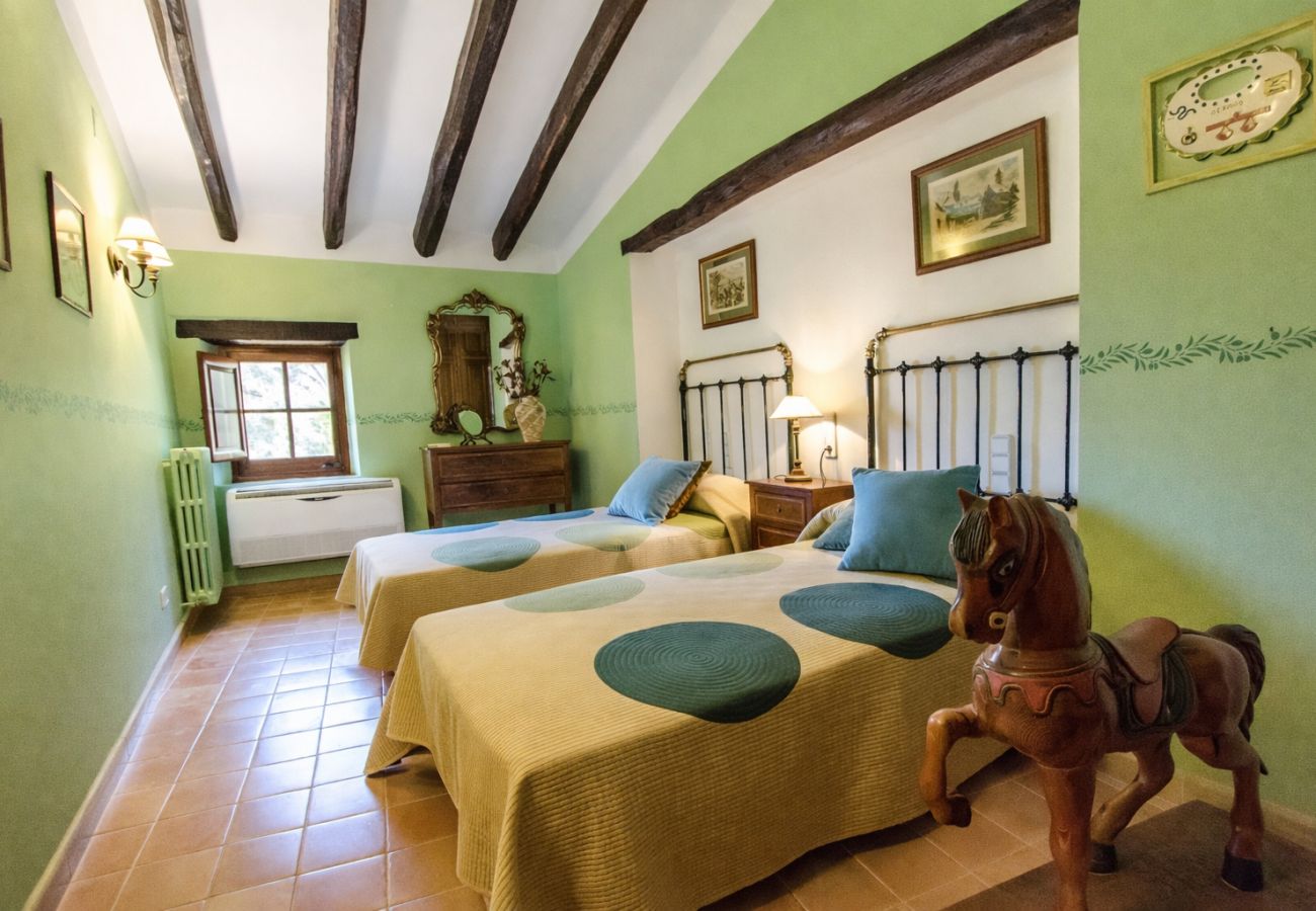 Villa à Santa Oliva - Élégance intemporelle près de BCN, plage a 14min