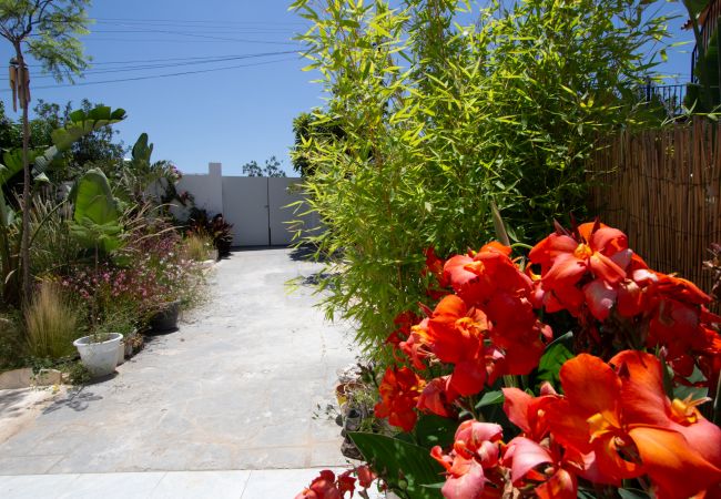 Villa à La Pobla de Montornés - Oasis tropicale Costa Dorada avec piscine privée Villa à La Pobla de Montornés - Oasis tropicale Costa Dorada avec piscine privée
