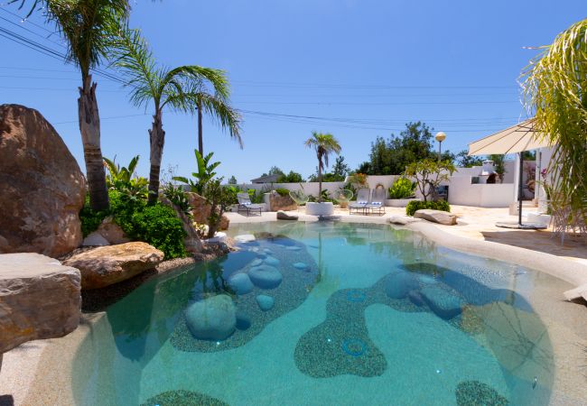 Villa à La Pobla de Montornés - Oasis tropicale Costa Dorada avec piscine privée Villa à La Pobla de Montornés - Oasis tropicale Costa Dorada avec piscine privée