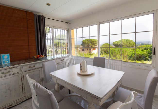 Villa à maçanet de la selva - 2 demeures privées dans une magnifique villa ! Villa à maçanet de la selva - 2 demeures privées dans une magnifique villa !