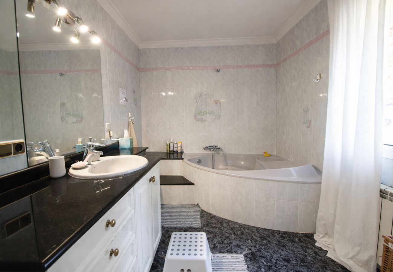 Villa à maçanet de la selva - 2 demeures privées dans une magnifique villa !