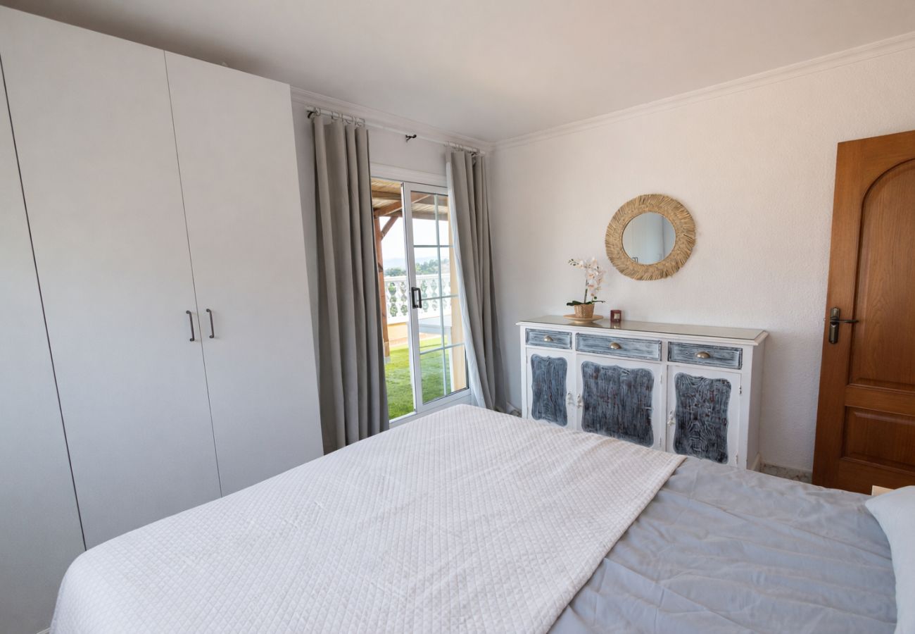 Villa à maçanet de la selva - 2 demeures privées dans une magnifique villa !