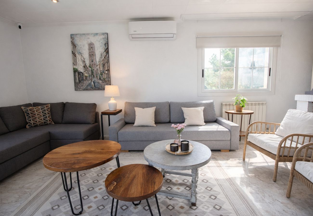 Villa à maçanet de la selva - 2 demeures privées dans une magnifique villa !