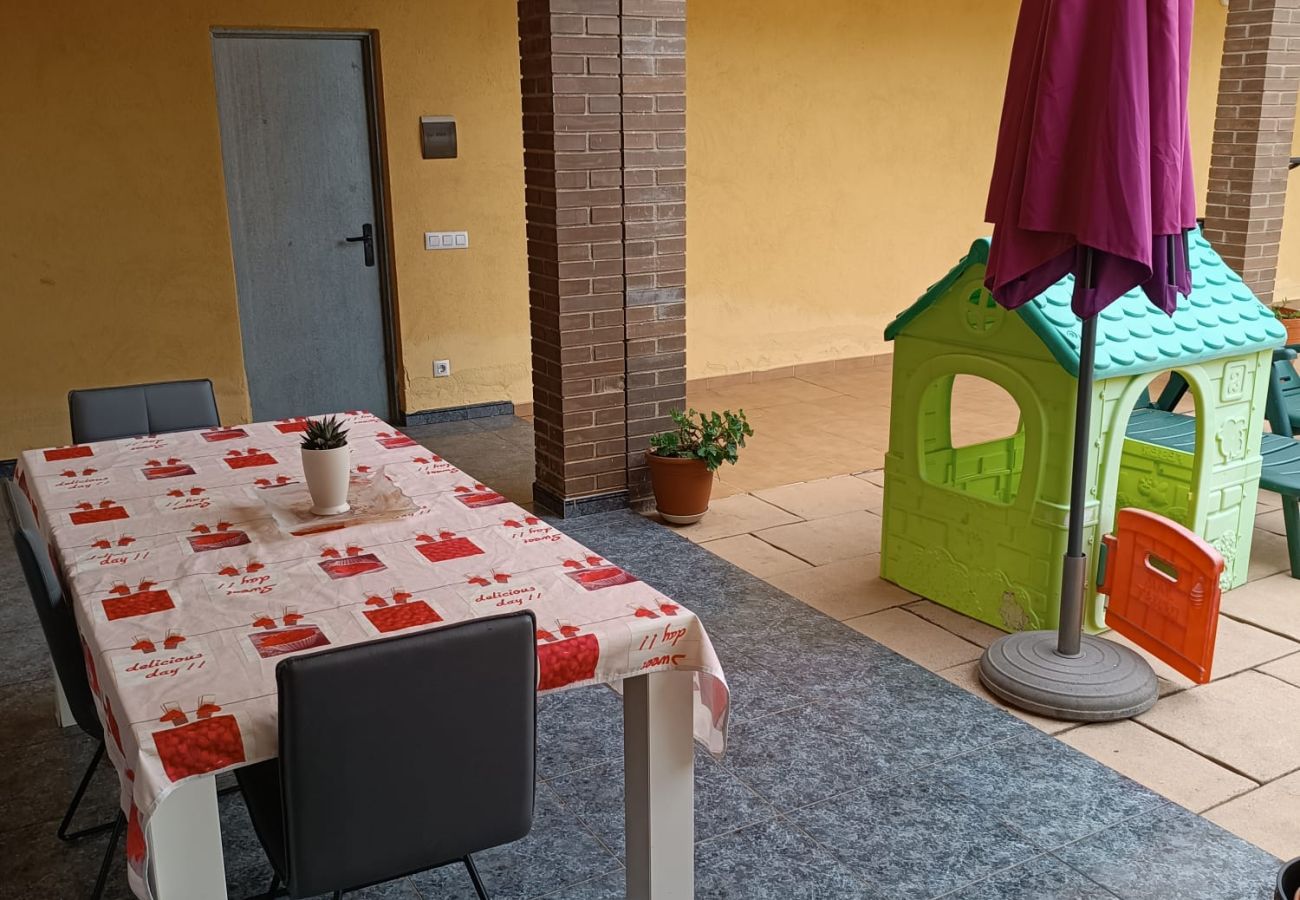 Villa à Gerone/Girona - Oasis avec piscine à proximité du lac & Musée Dali