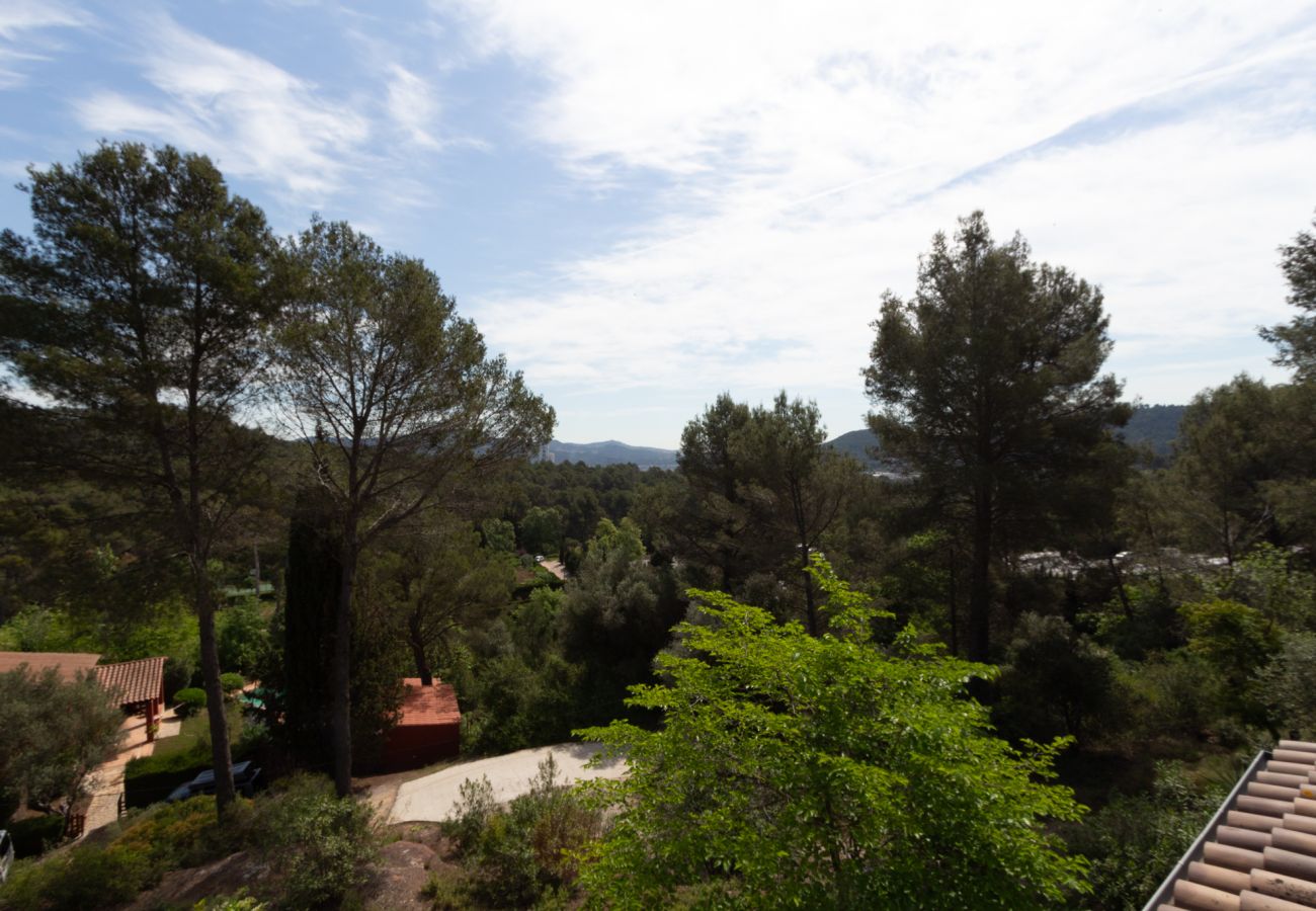 Villa à Cervelló - Escapade rurale avec piscine, à 26 km de BCN