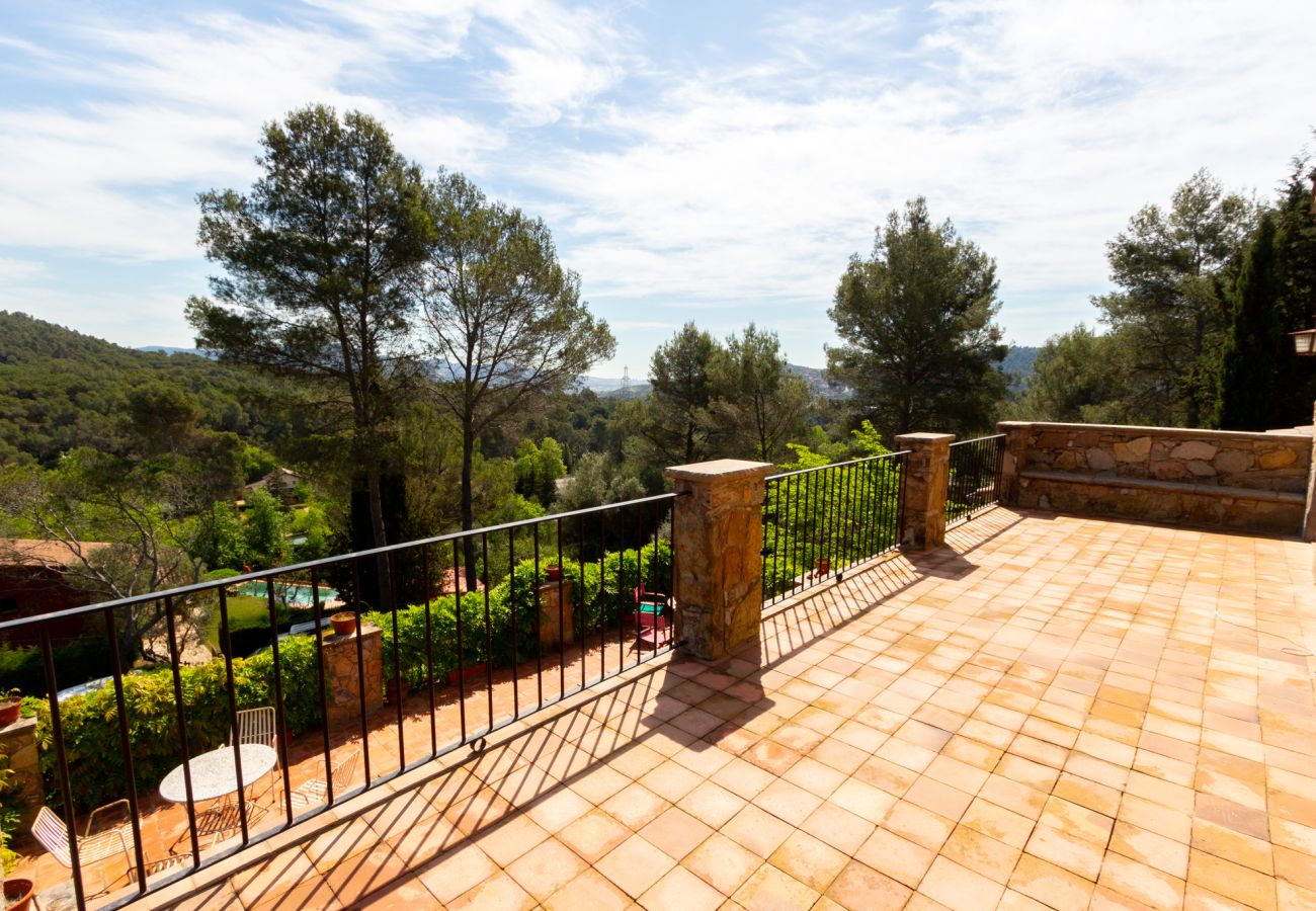 Villa à Cervelló - Escapade rurale avec piscine, à 26 km de BCN