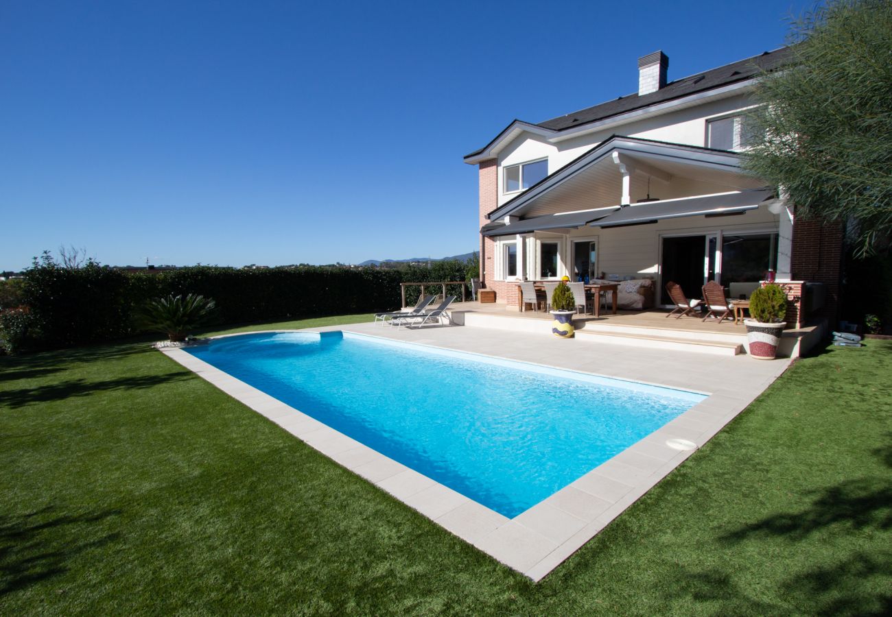 Villa à Llinars del Vallès - Villa piscine près de Barcelone • Commerces à pied