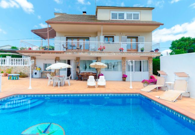 Villa à Sils - Villa relax avec piscine privée près de la Costa Brava